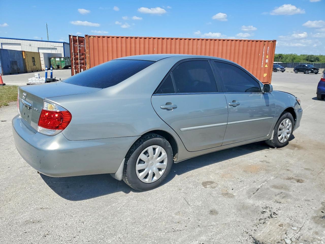 2005 Toyota Camry Le - Image 3