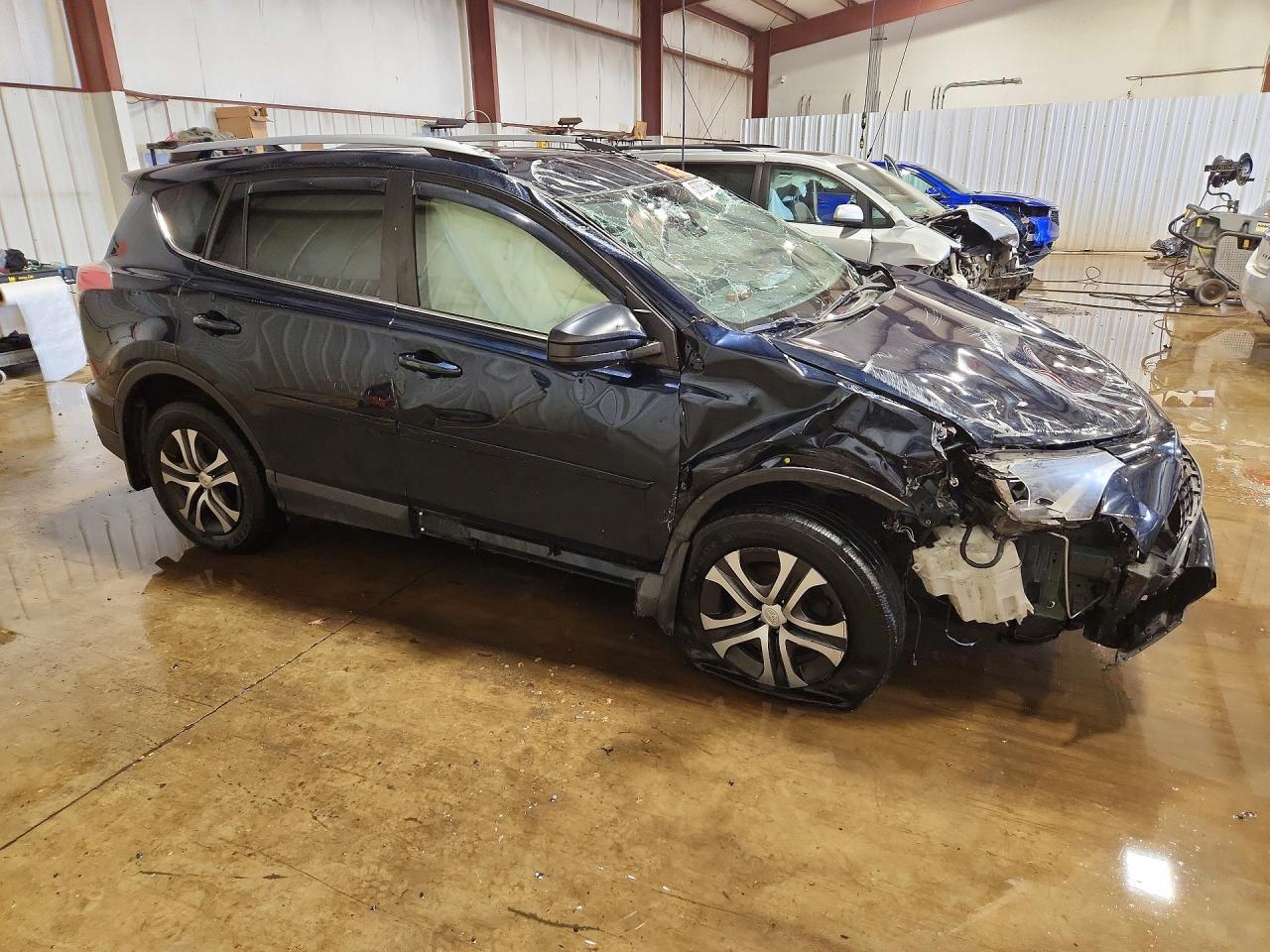 2017 Toyota Rav4 Le - Image 4