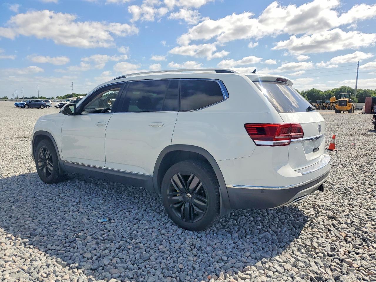 2018 Volkswagen Atlas Sel Premium - Image 2