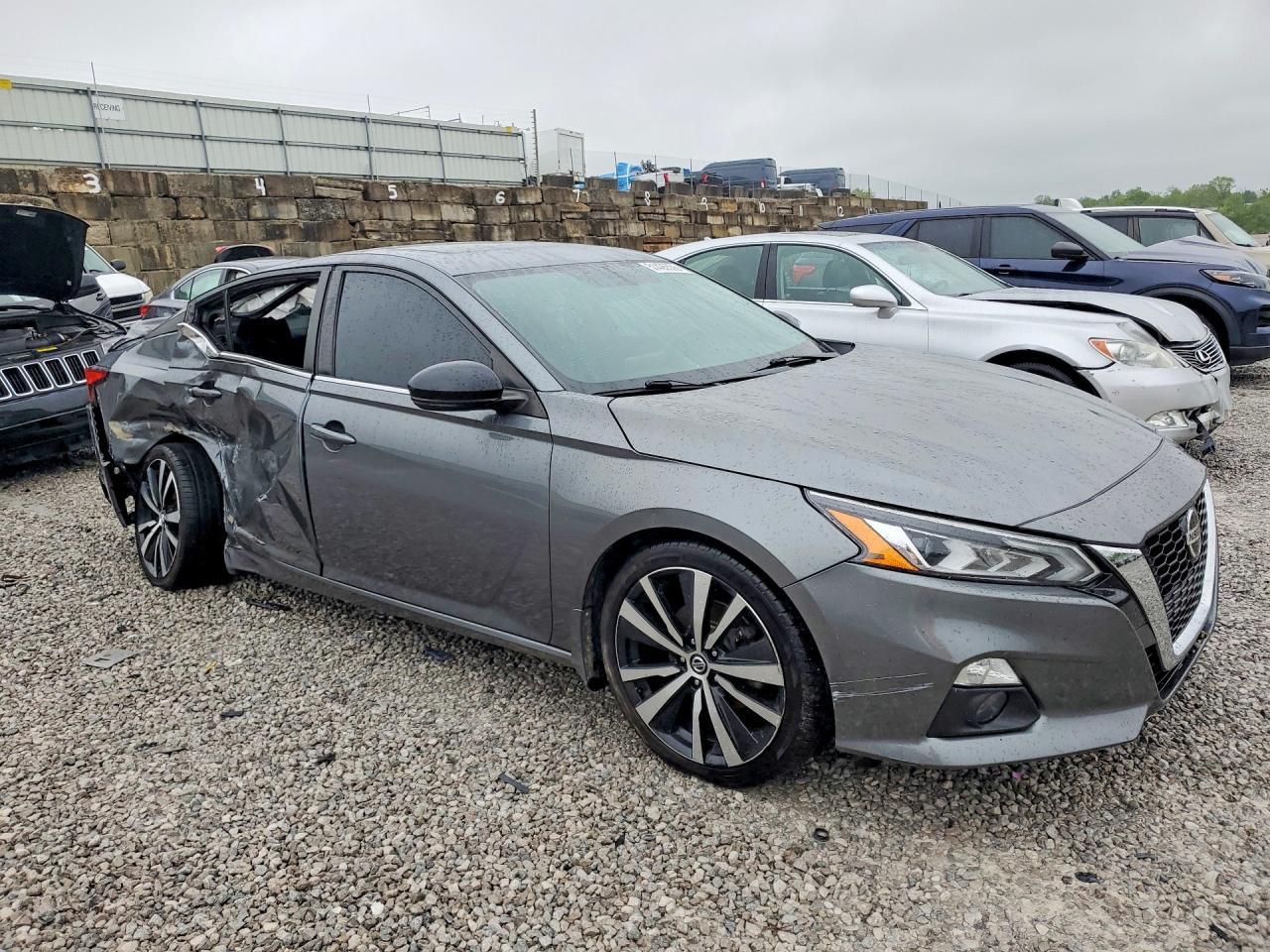2019 Nissan Altima Sr - Image 4