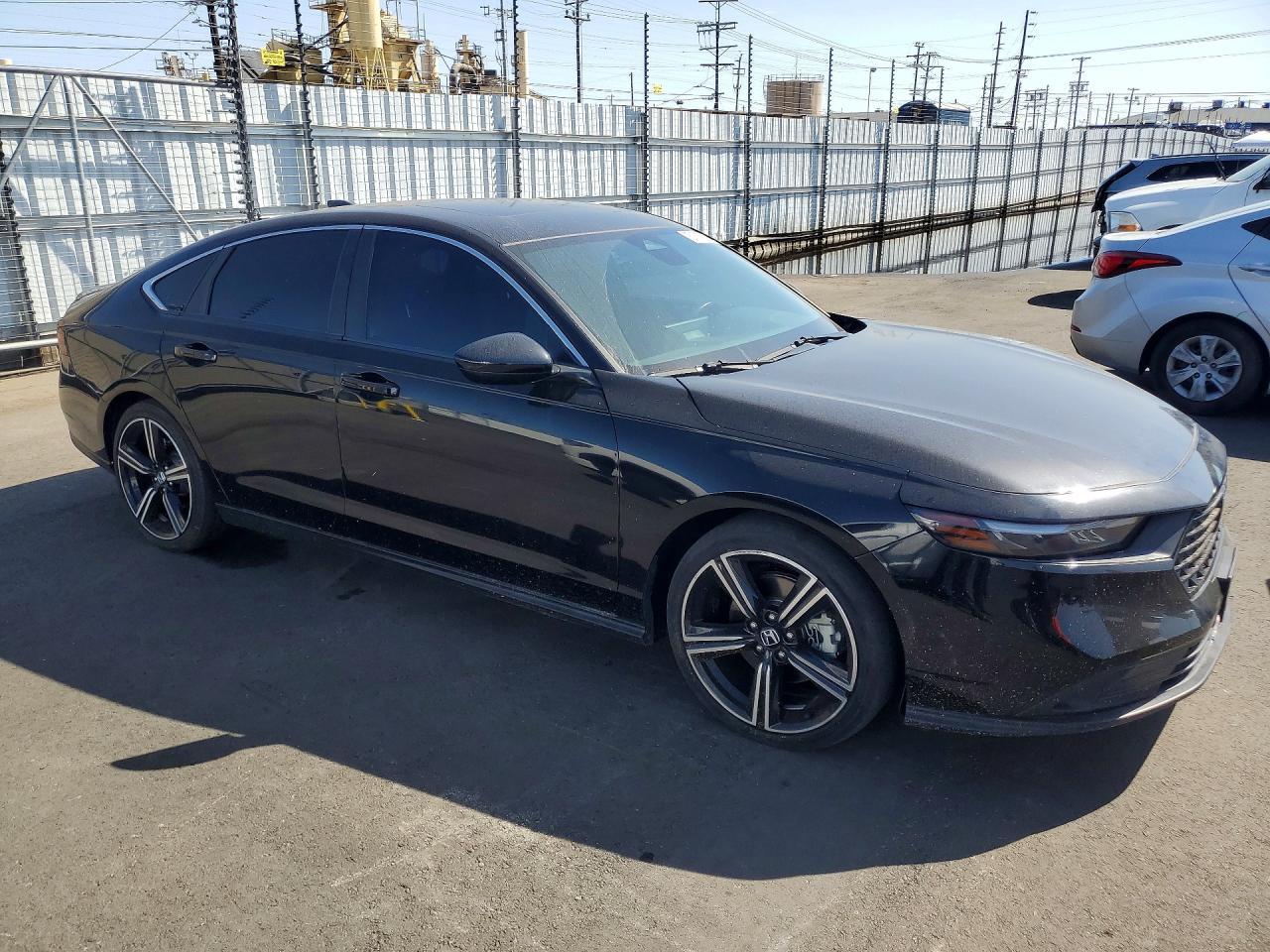 2023 Honda Accord Hybrid Sport - Image 4