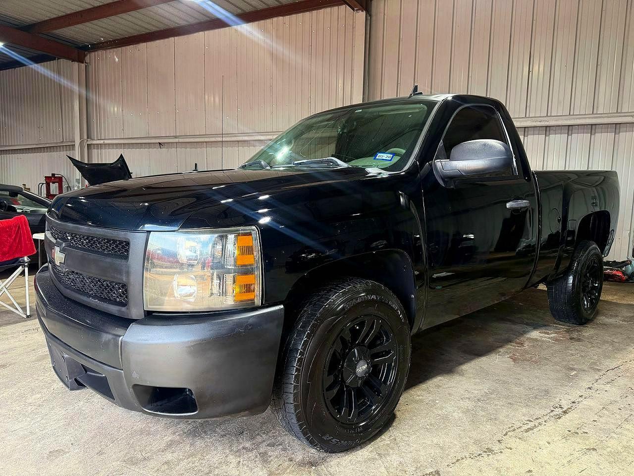2008 Chevrolet Silverado C1500 - Image 2