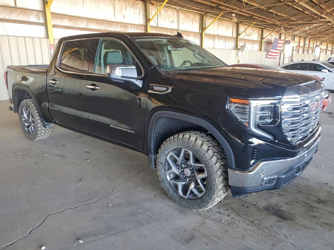 2024 GMC Sierra - Image 4