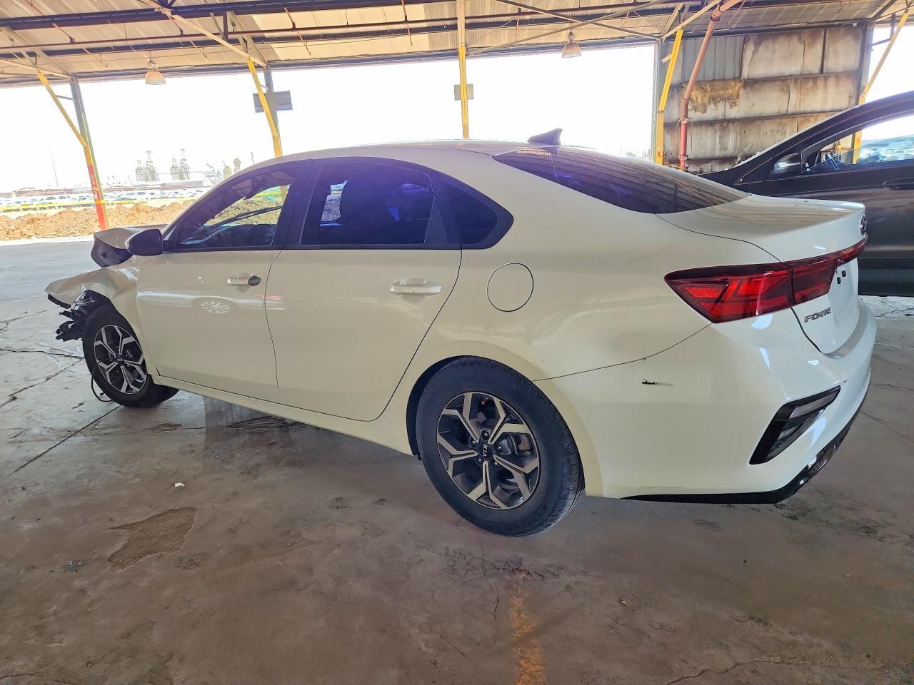 2019 Kia Forte Lxs - Фото 2