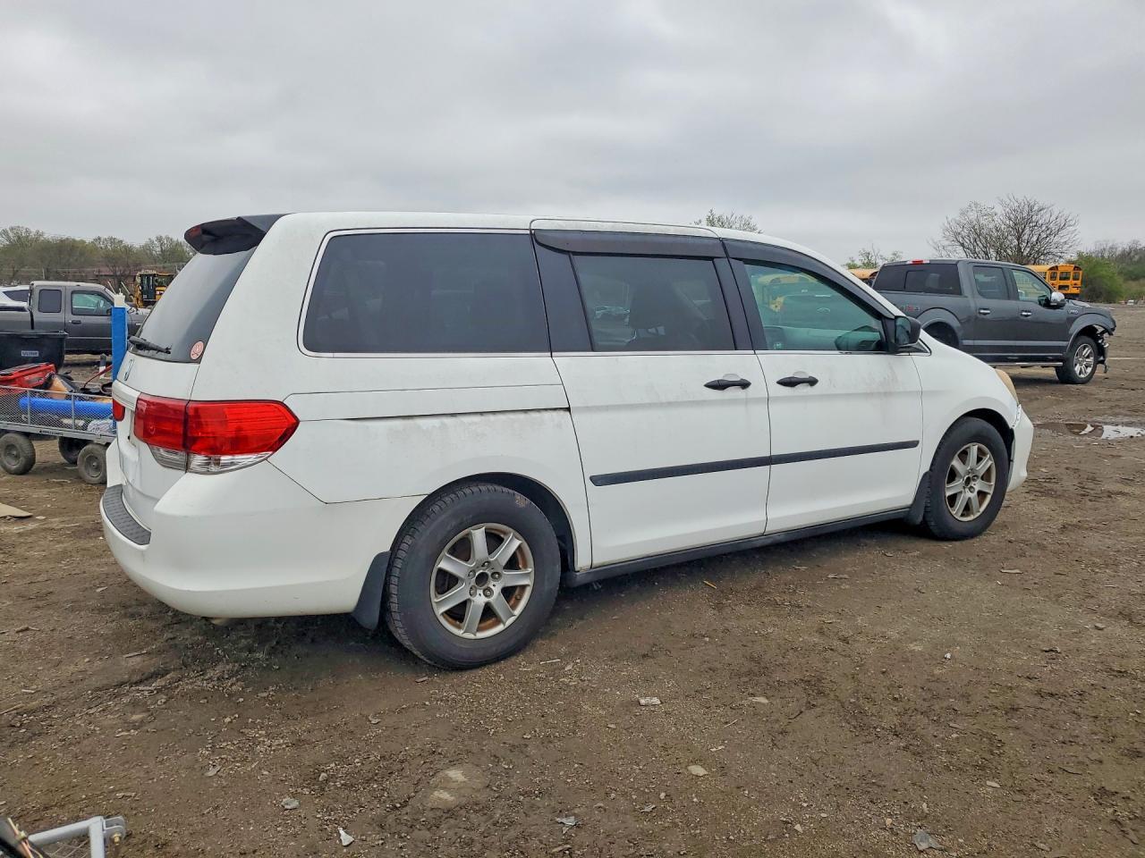 2010 Honda Odyssey Lx - Image 3