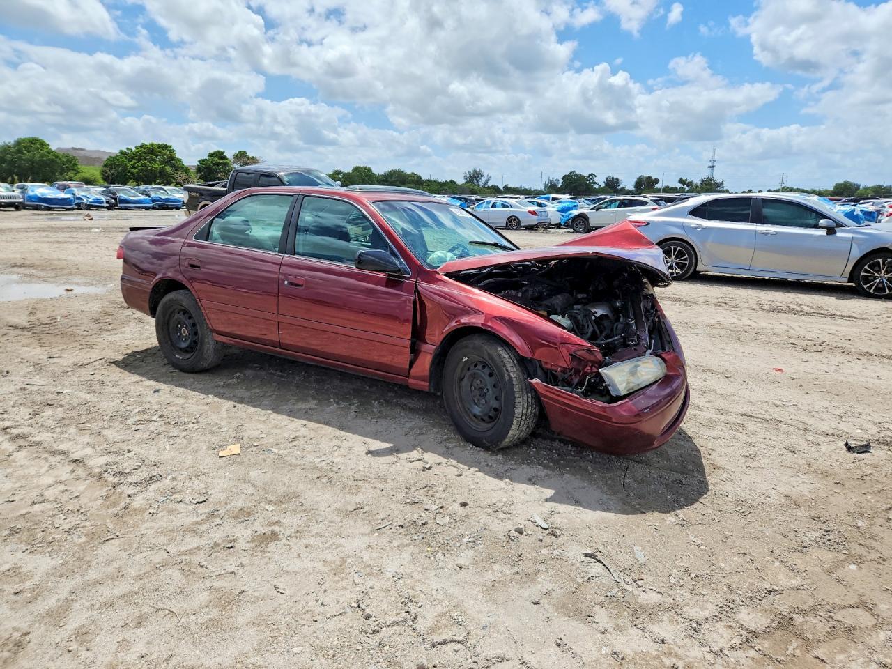 2000 Toyota Camry Le - Фото 4