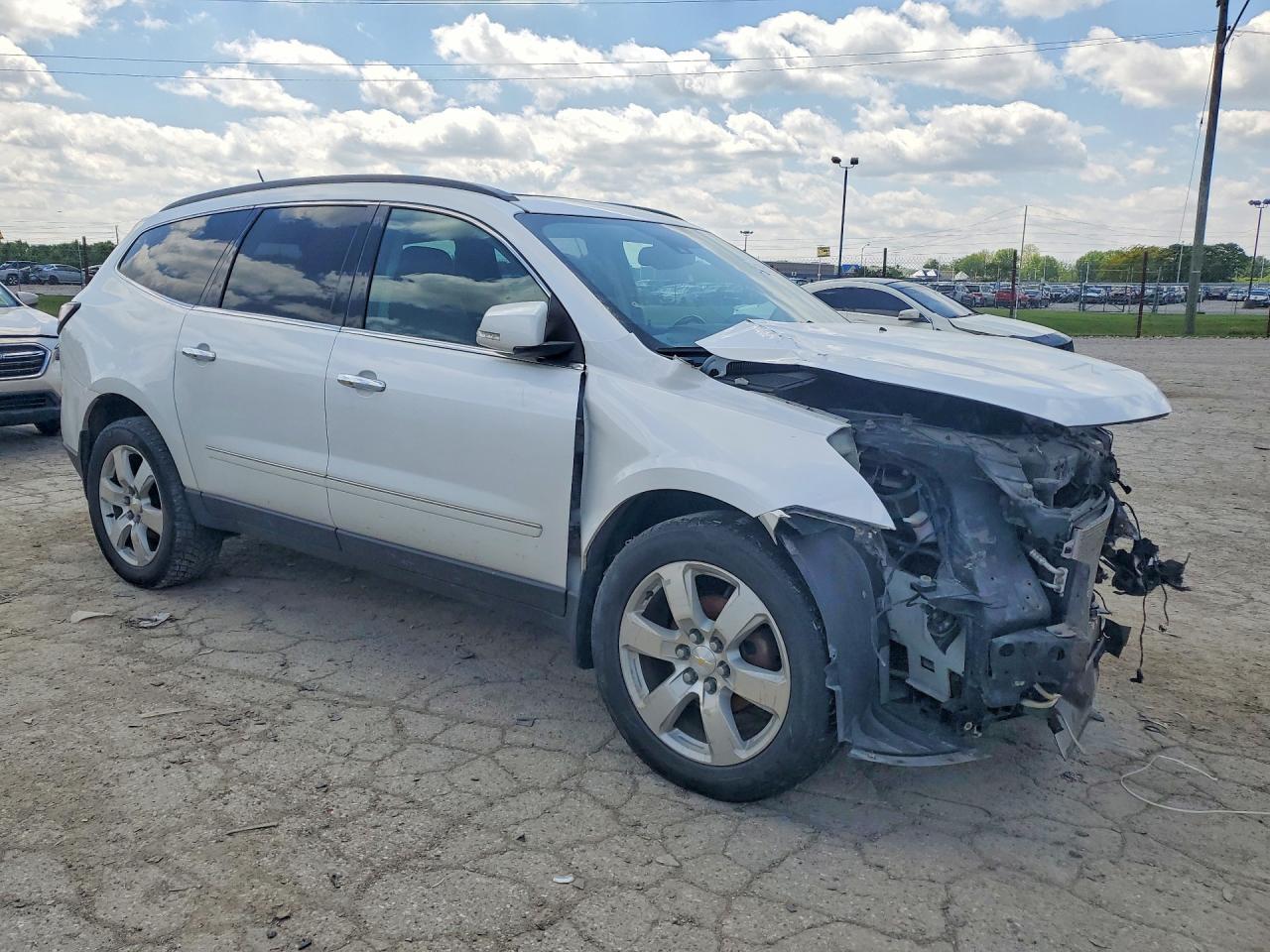 2017 Chevrolet Traverse Premier - Image 4
