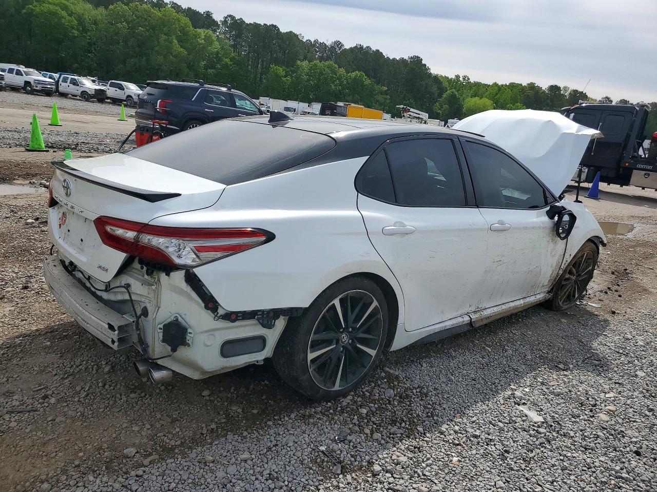2019 Toyota Camry Xse - Фото 3