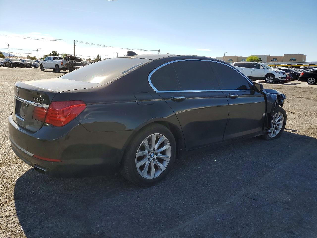 2015 BMW 740 I - Image 3