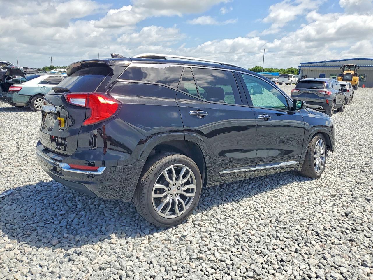 2022 GMC Terrain Denali - Фото 3