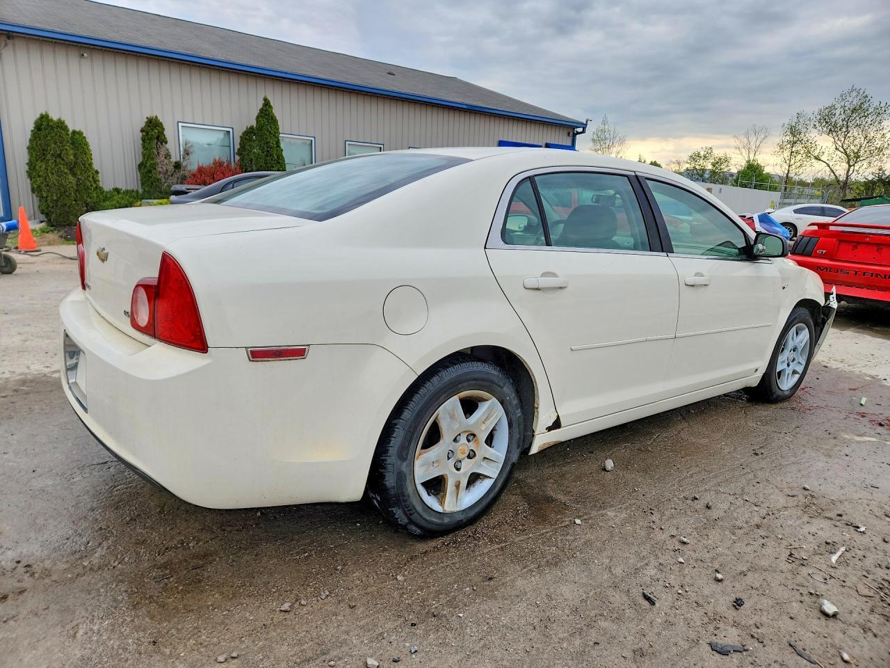 2008 Chevrolet Malibu Ls - Image 3