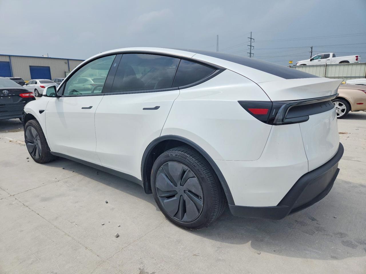2026 Tesla Model Y - Image 2