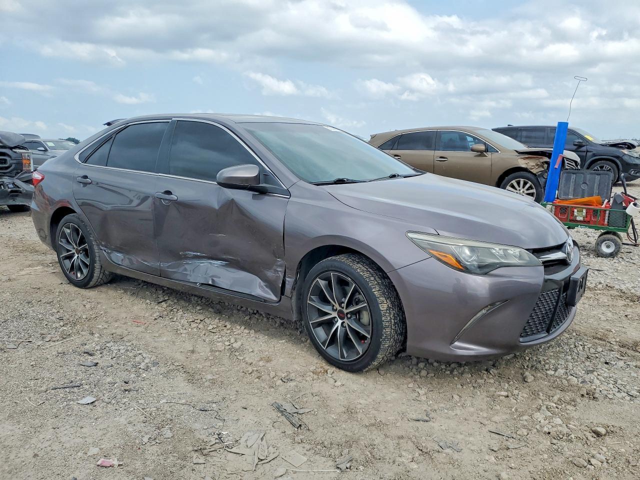 2016 Toyota Camry Xse V6 - Фото 4