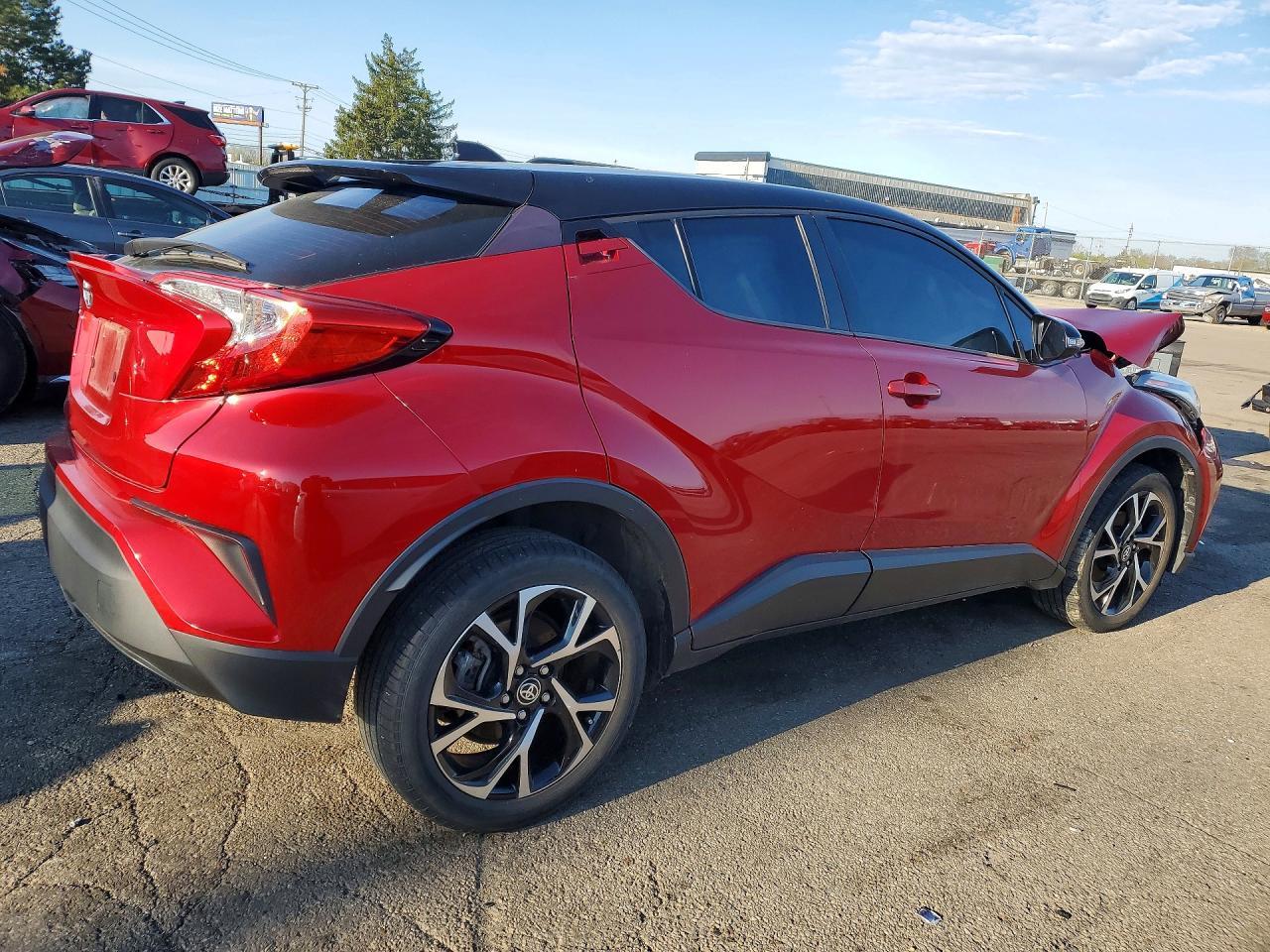 2020 Toyota C-Hr Xle - Image 3