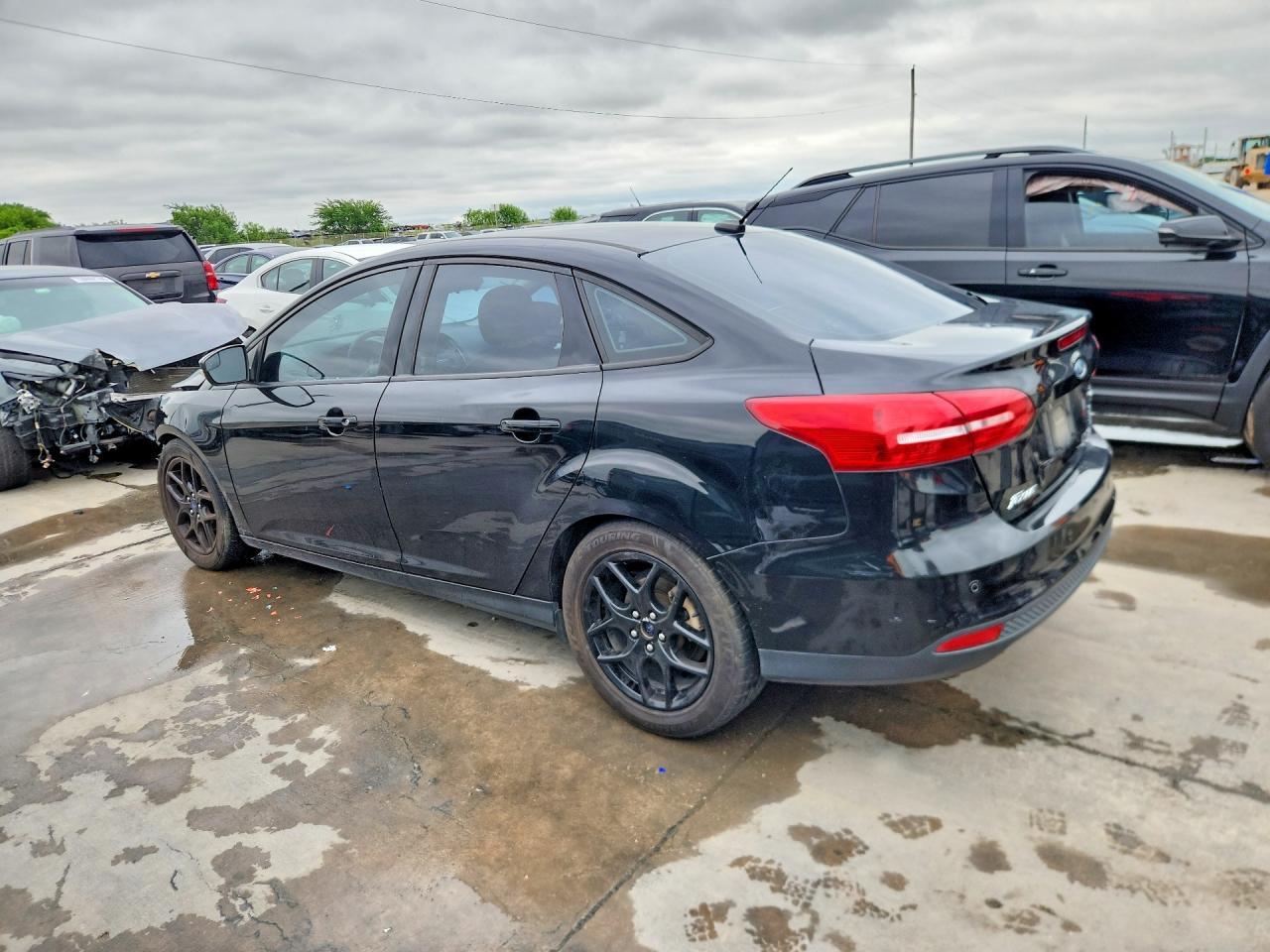 2016 Ford Focus Se - Фото 2