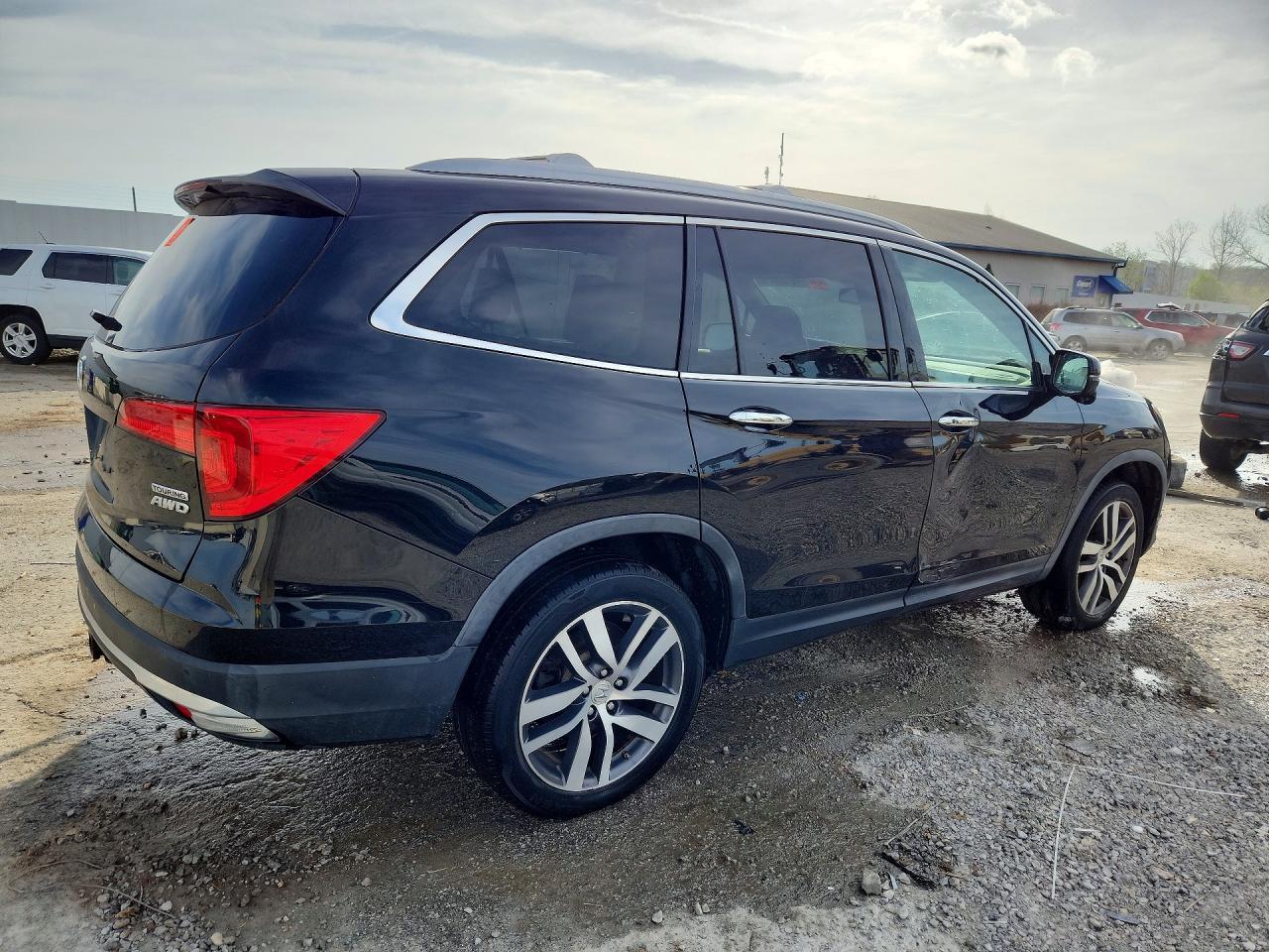 2017 Honda Pilot Touring - Фото 3
