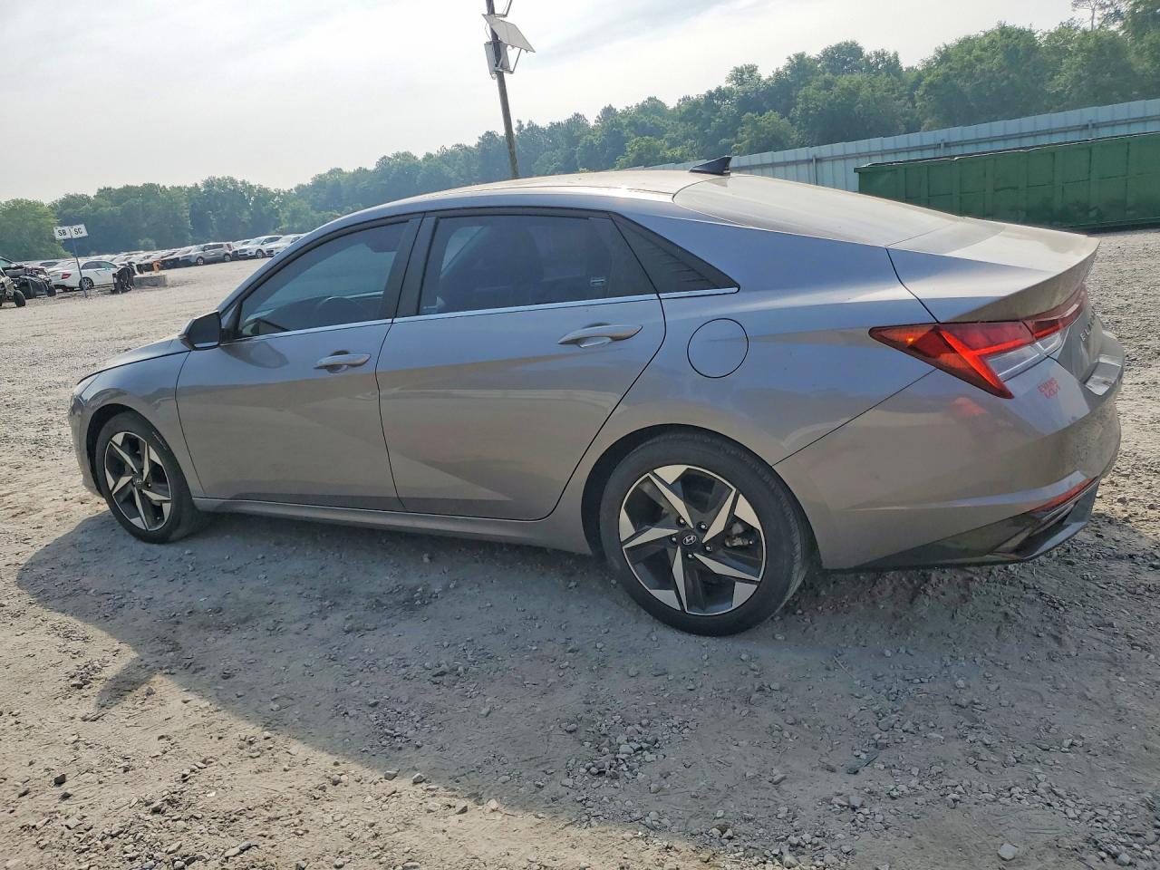 2023 Hyundai Elantra Limited - Image 2