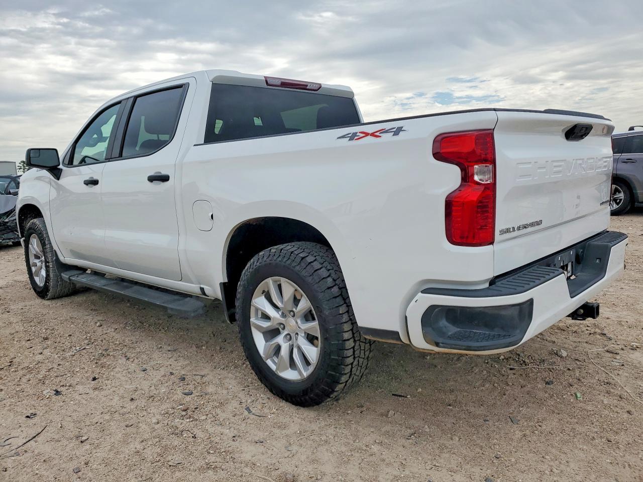 2024 Chevrolet Silverado K1500 Custom - Фото 2
