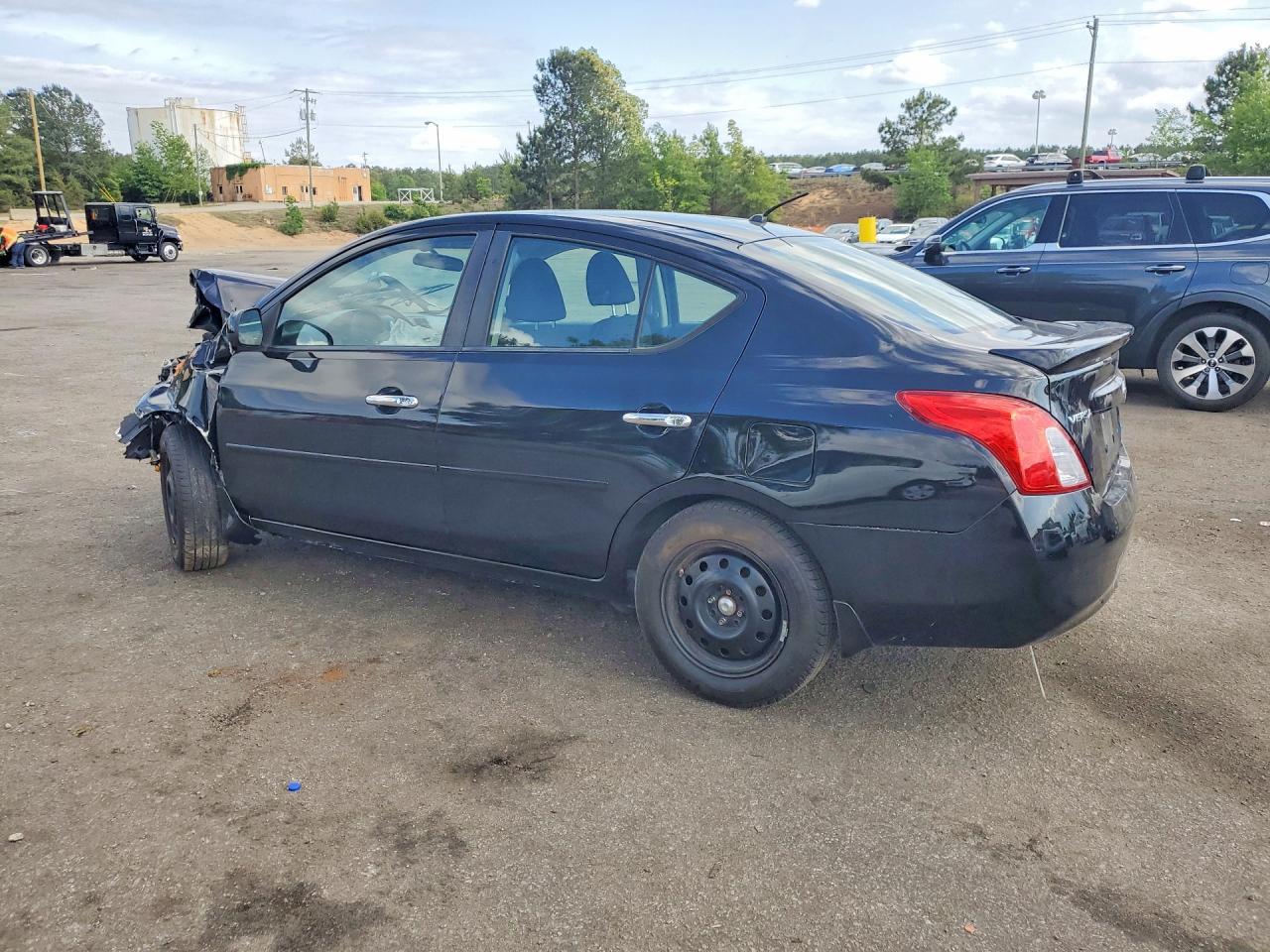 2013 Nissan Versa 1.6 S - Фото 2