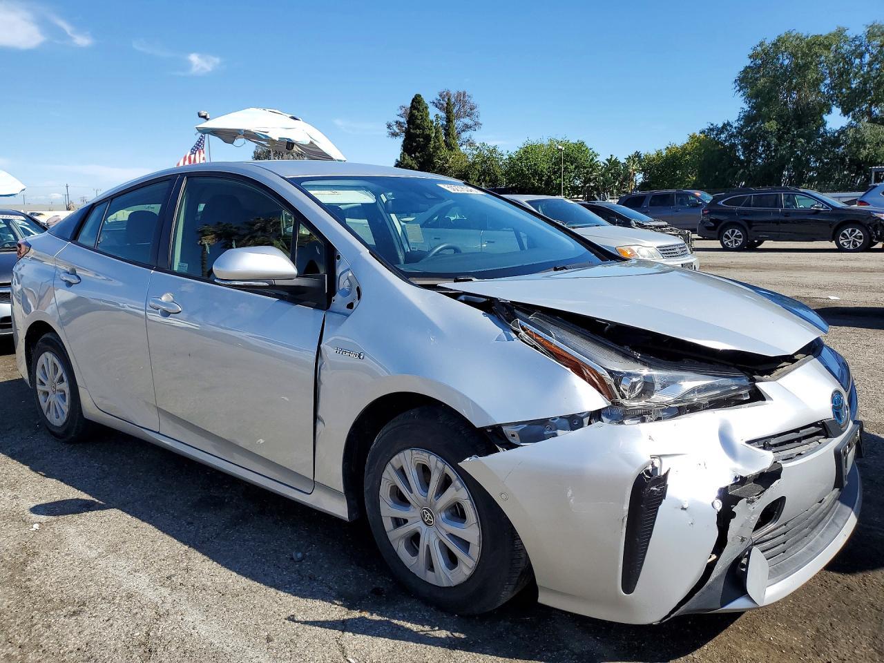 2022 Toyota Prius Le - Фото 4