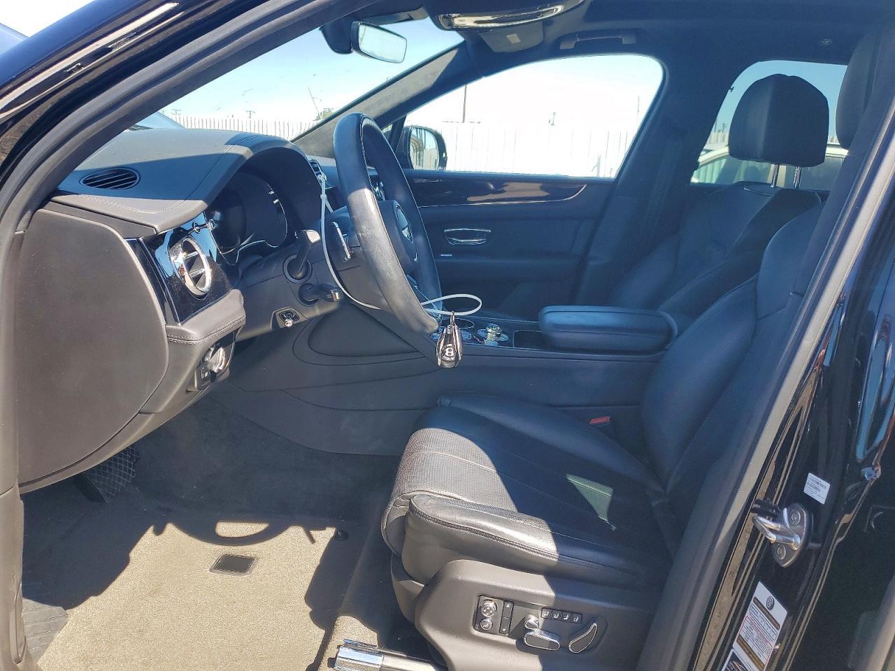 2021 Bentley Bentayga - Фото 7