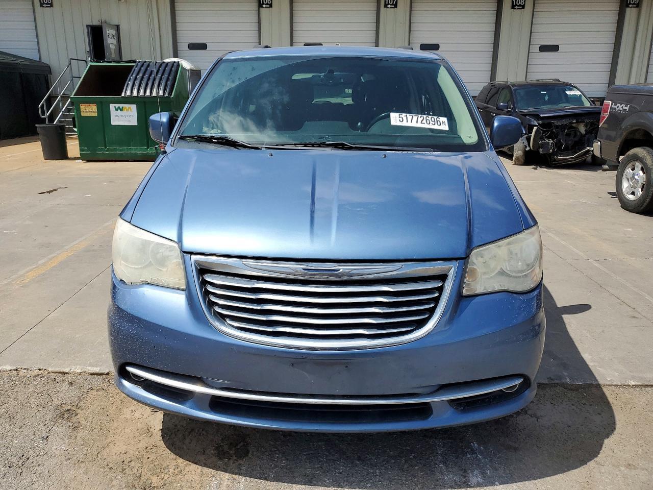 2012 Chrysler Town & Country Touring - Фото 5