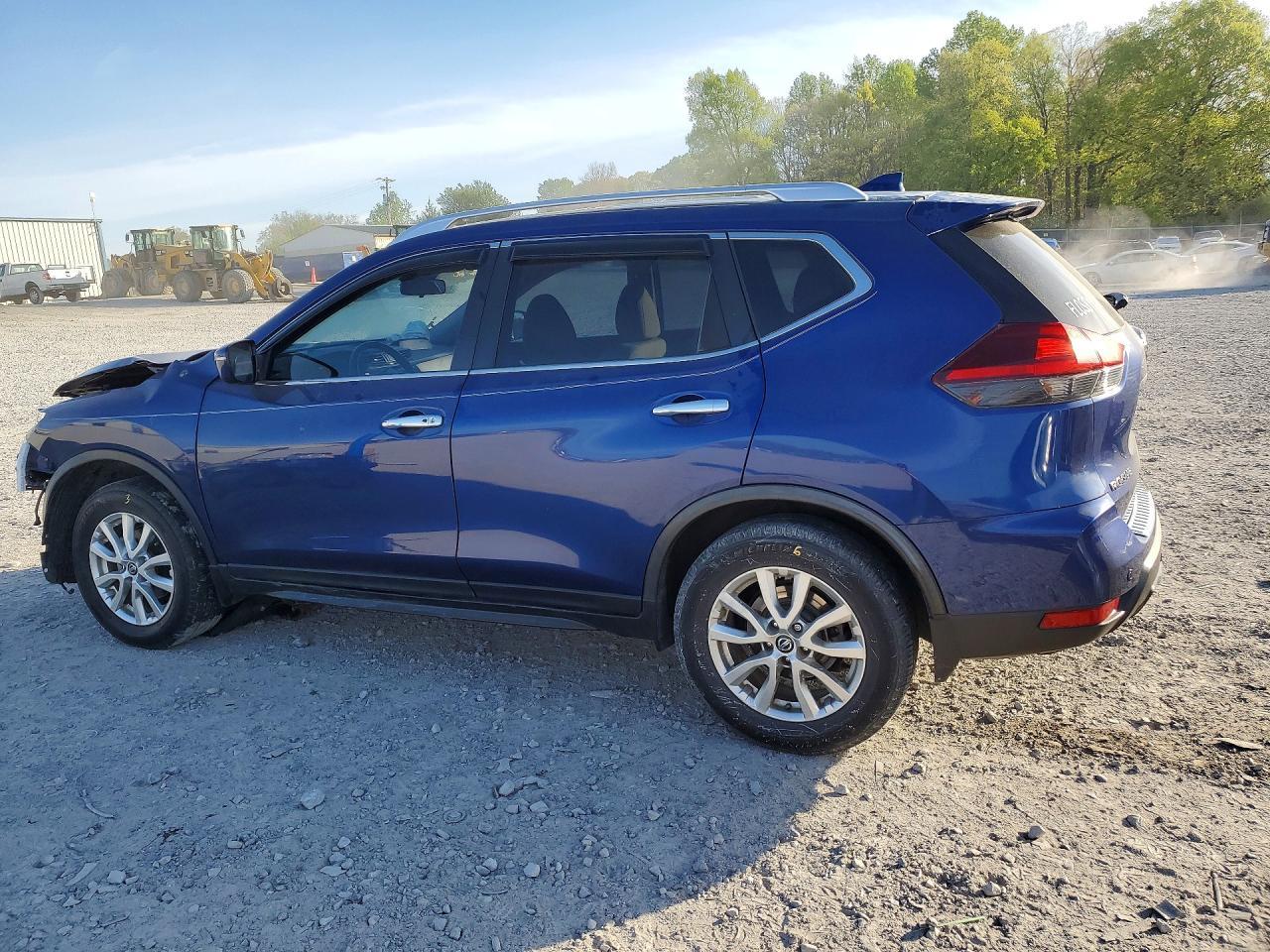 2020 Nissan Rogue Sv - Image 2