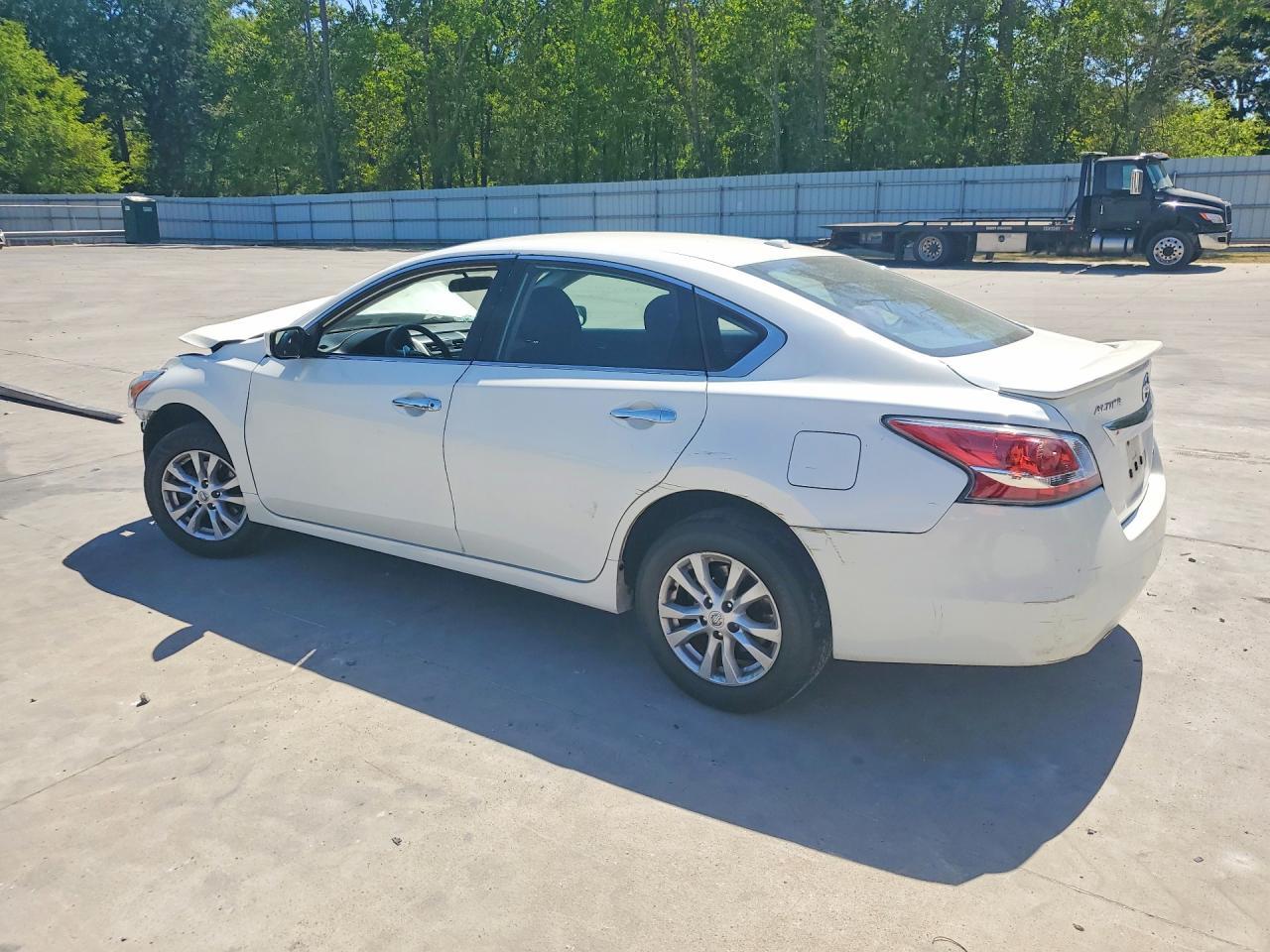 2014 Nissan Altima 2.5 S - Фото 2