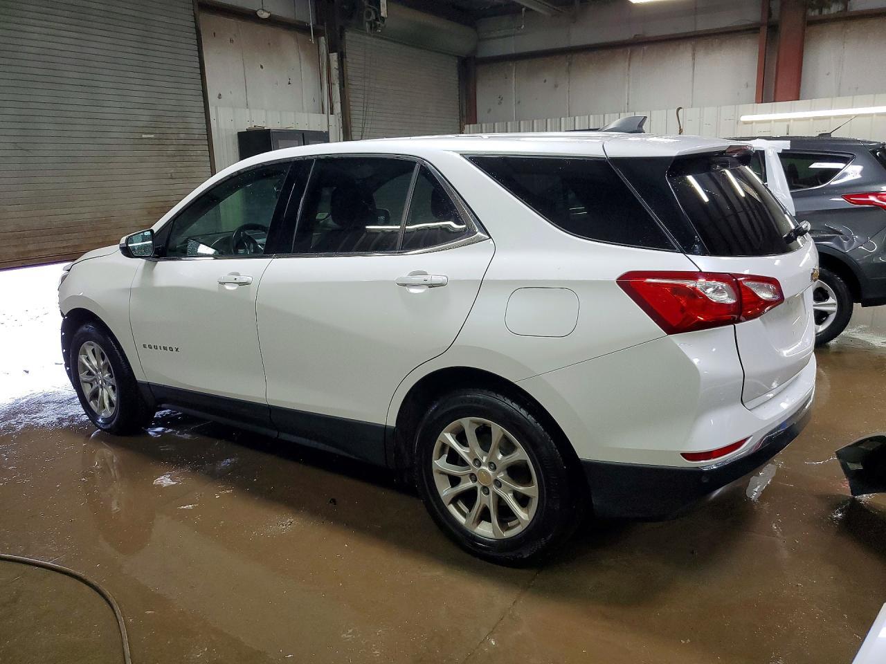 2019 Chevrolet Equinox Lt - Image 2