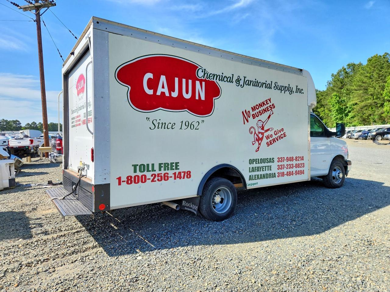 2022 Chevrolet Express G3500 - Фото 3