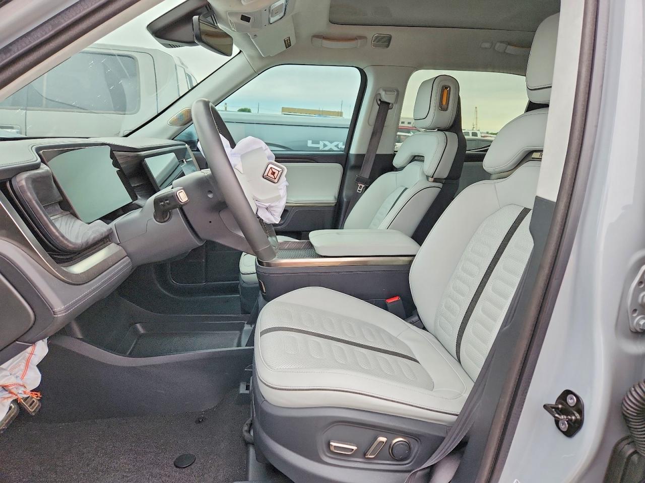 2022 Rivian R1T Adventure - Image 7