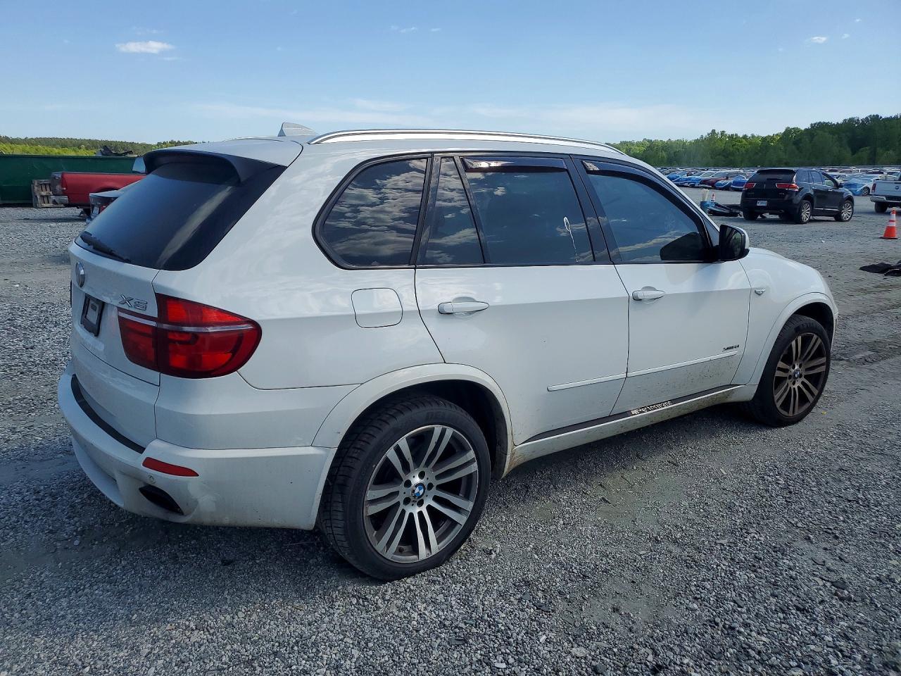 2013 BMW X5 xDrive50I - Image 3
