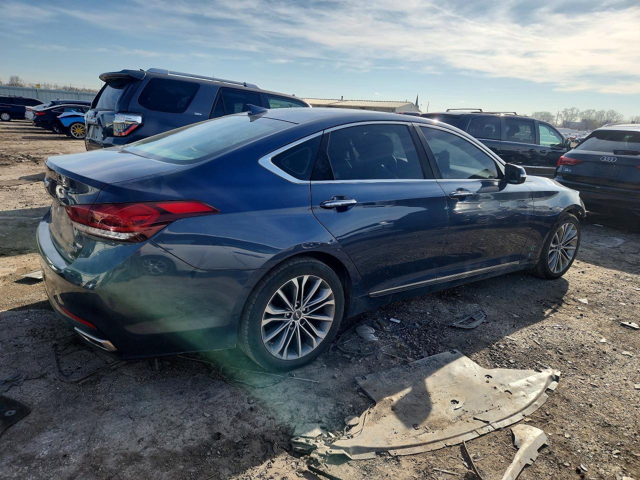 2015 Hyundai Genesis 3.8L - Фото 3