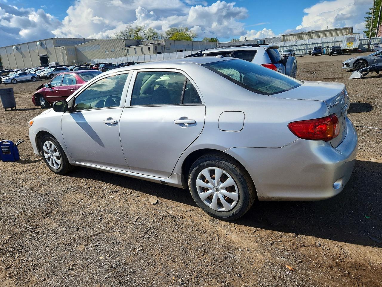 2009 Toyota Corolla Base - Фото 2