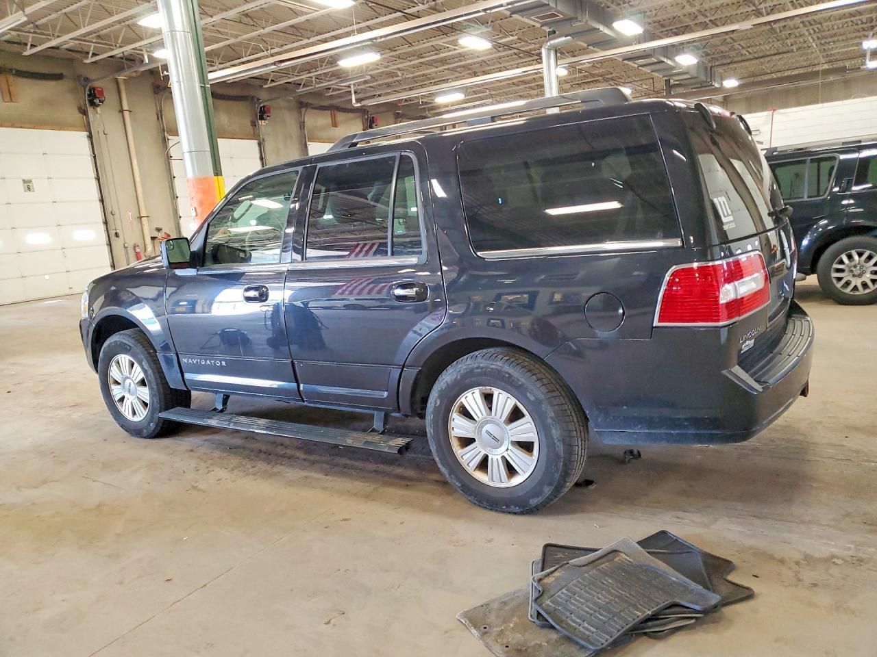 2014 Lincoln Navigator - Фото 2