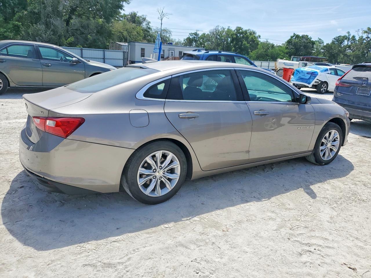 2024 Chevrolet Malibu Lt - Image 3