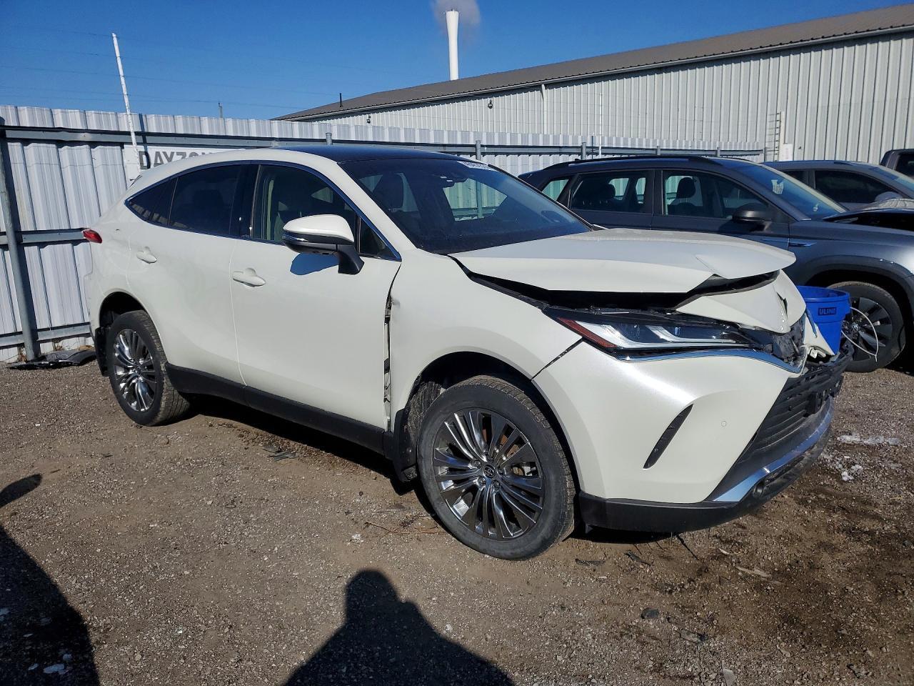 2022 Toyota Venza Le - Фото 4
