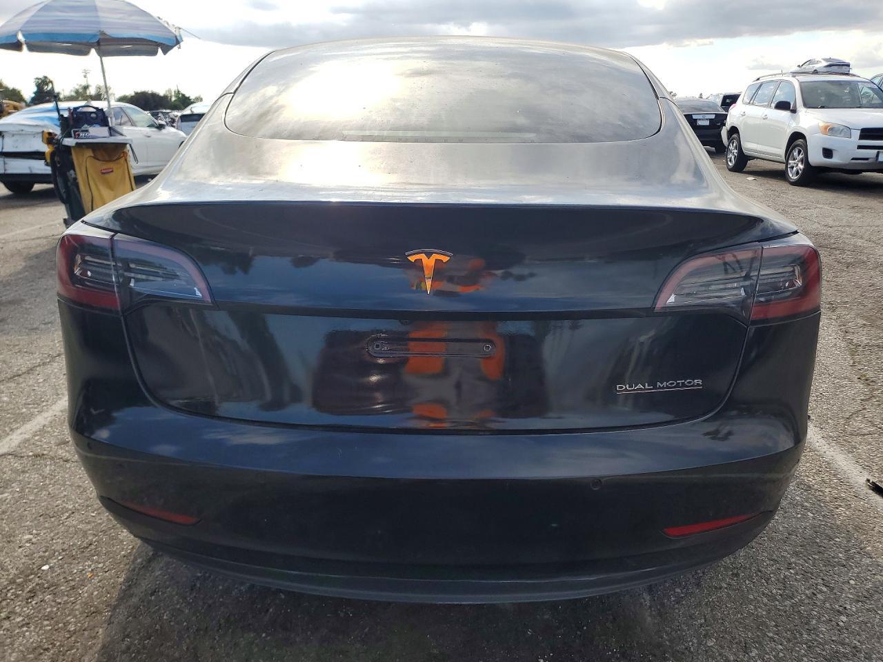 2022 Tesla Model 3 - Фото 6