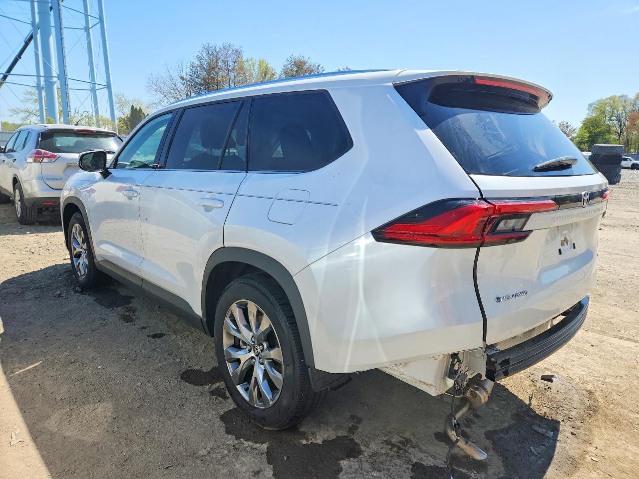2024 Toyota Grand Highlander Hybrid Limited - Image 2