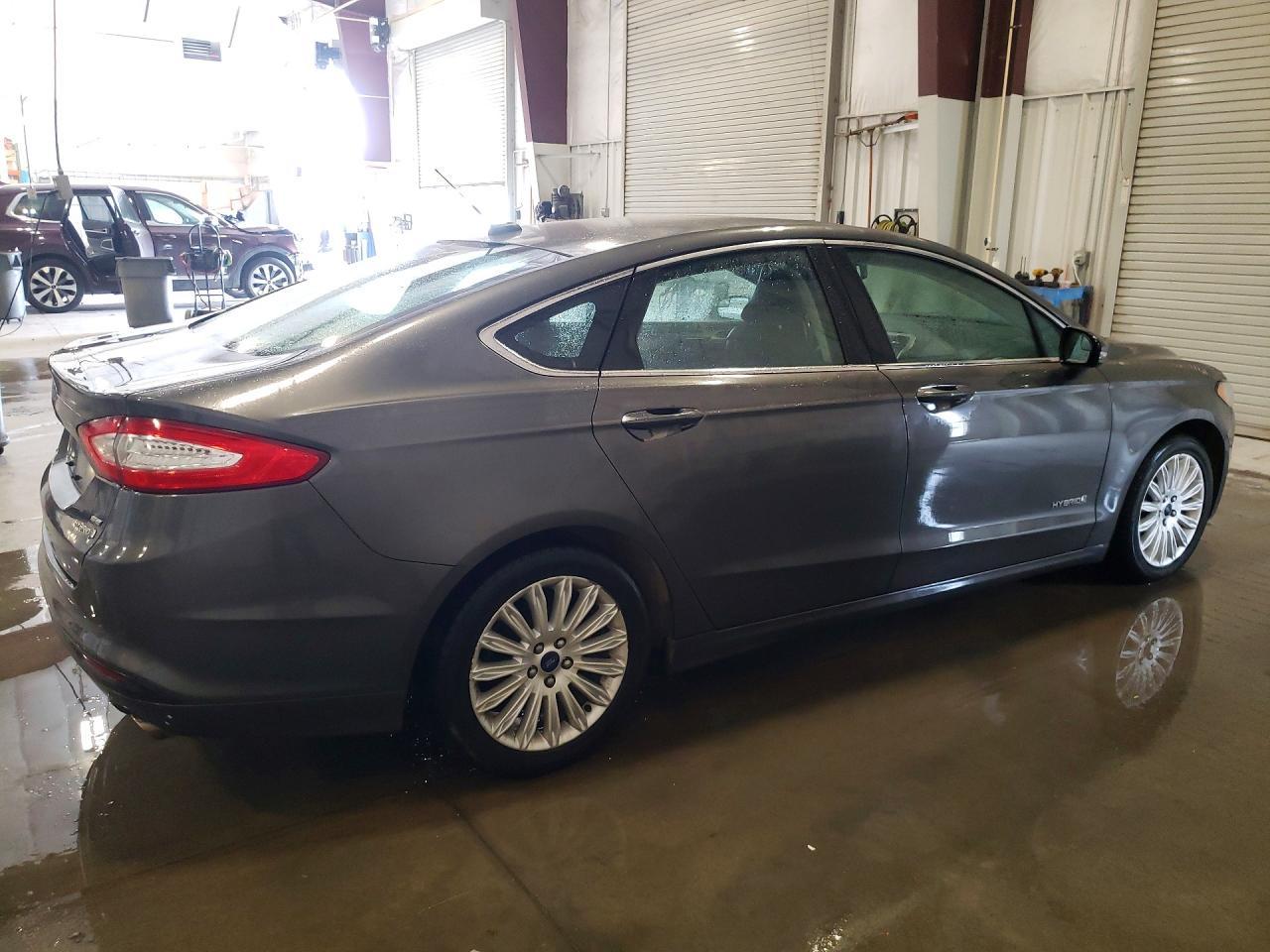 2015 Ford Fusion Se Hybrid - Фото 3