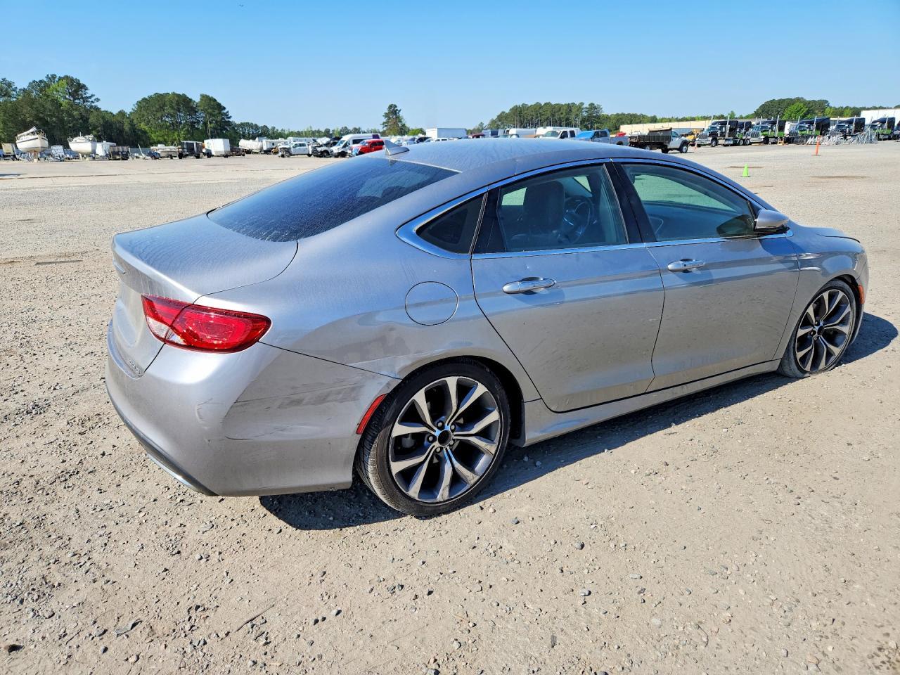 2015 Chrysler 200 C - Фото 3