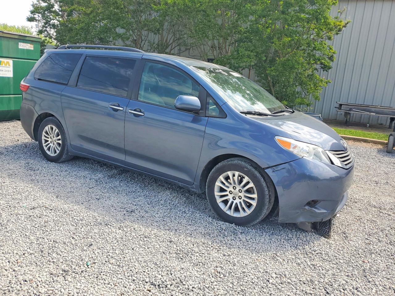 2016 Toyota Sienna Xle 8-Passenger - Фото 4