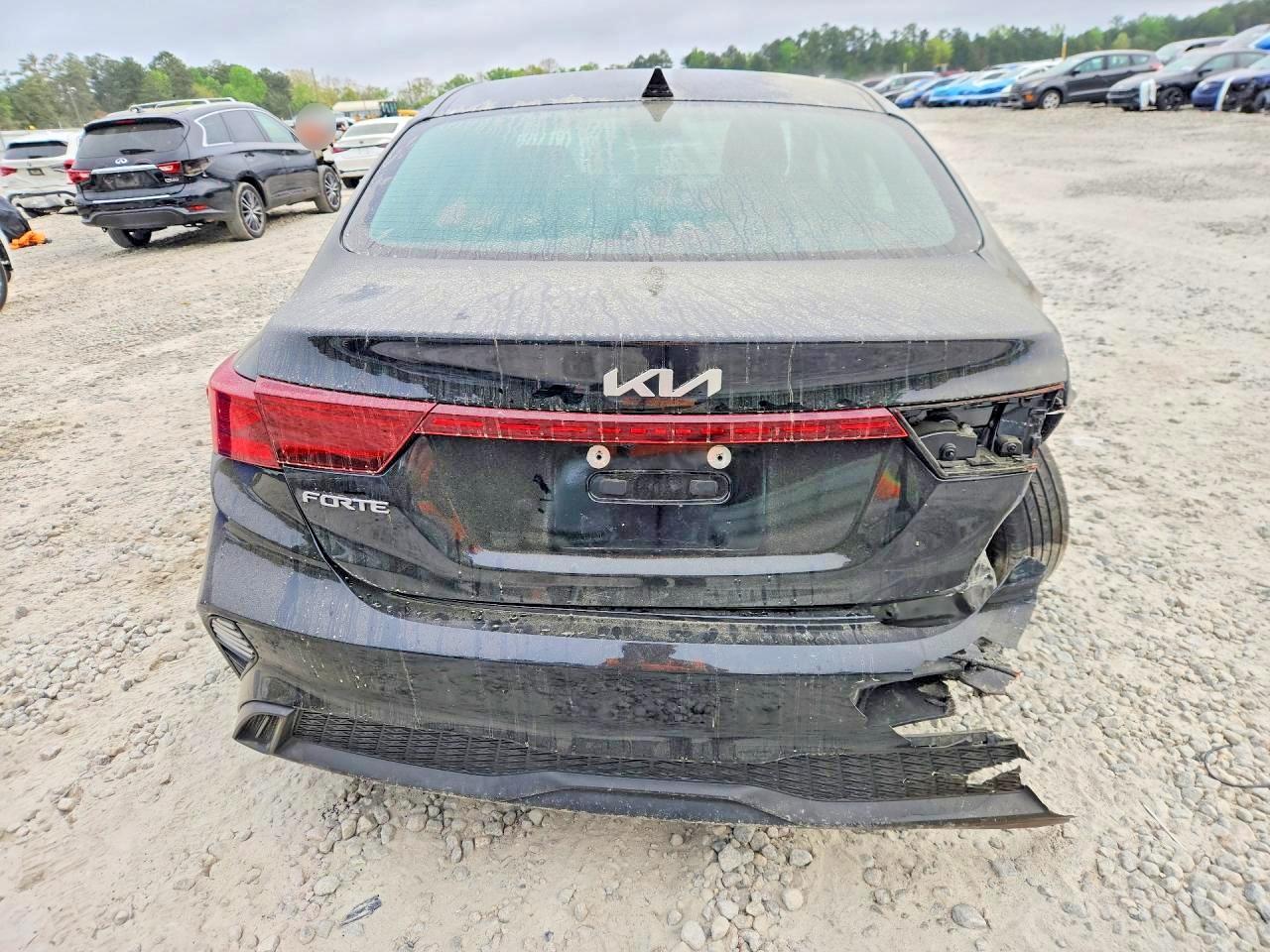 2023 Kia Forte Lxs - Image 6