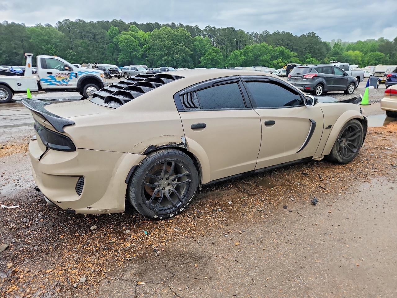 2018 Dodge Charger R - Image 3