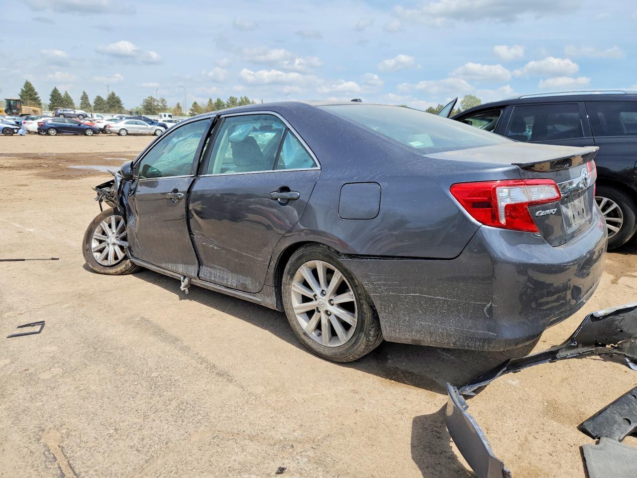 2012 Toyota Camry Hybrid Xle - Image 2