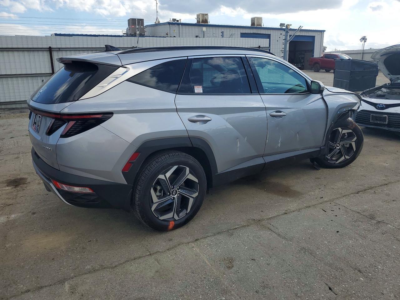 2024 Hyundai Tucson Hybrid Limited - Image 3