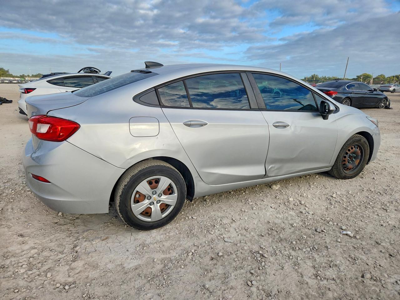 2016 Chevrolet Cruze Ls - Image 3