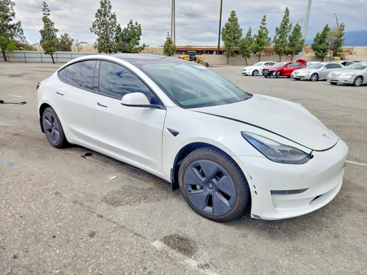 2023 Tesla Model 3 - Фото 4