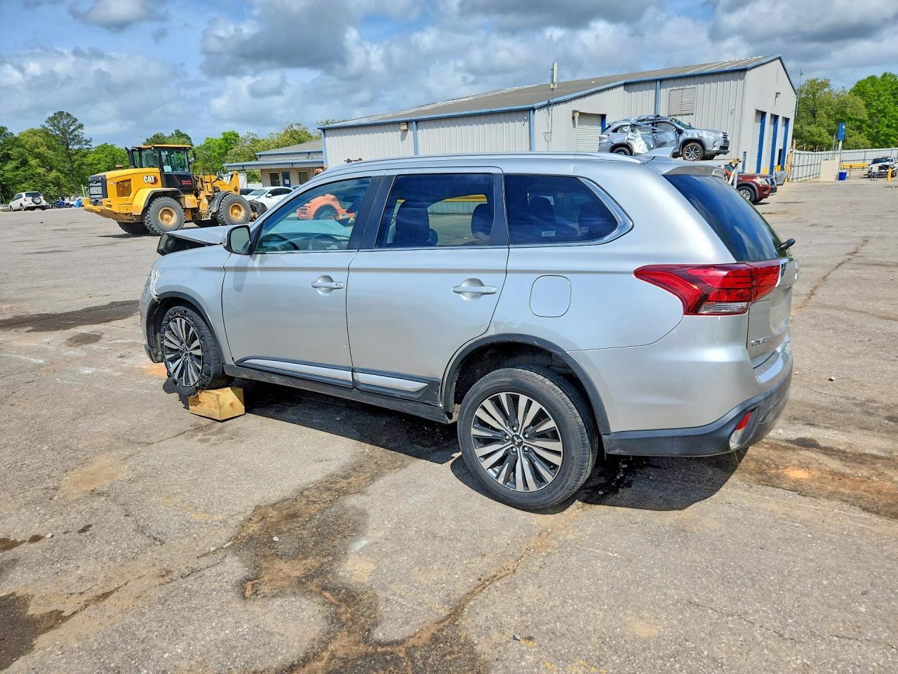 2020 Mitsubishi Outlander Se - Фото 2