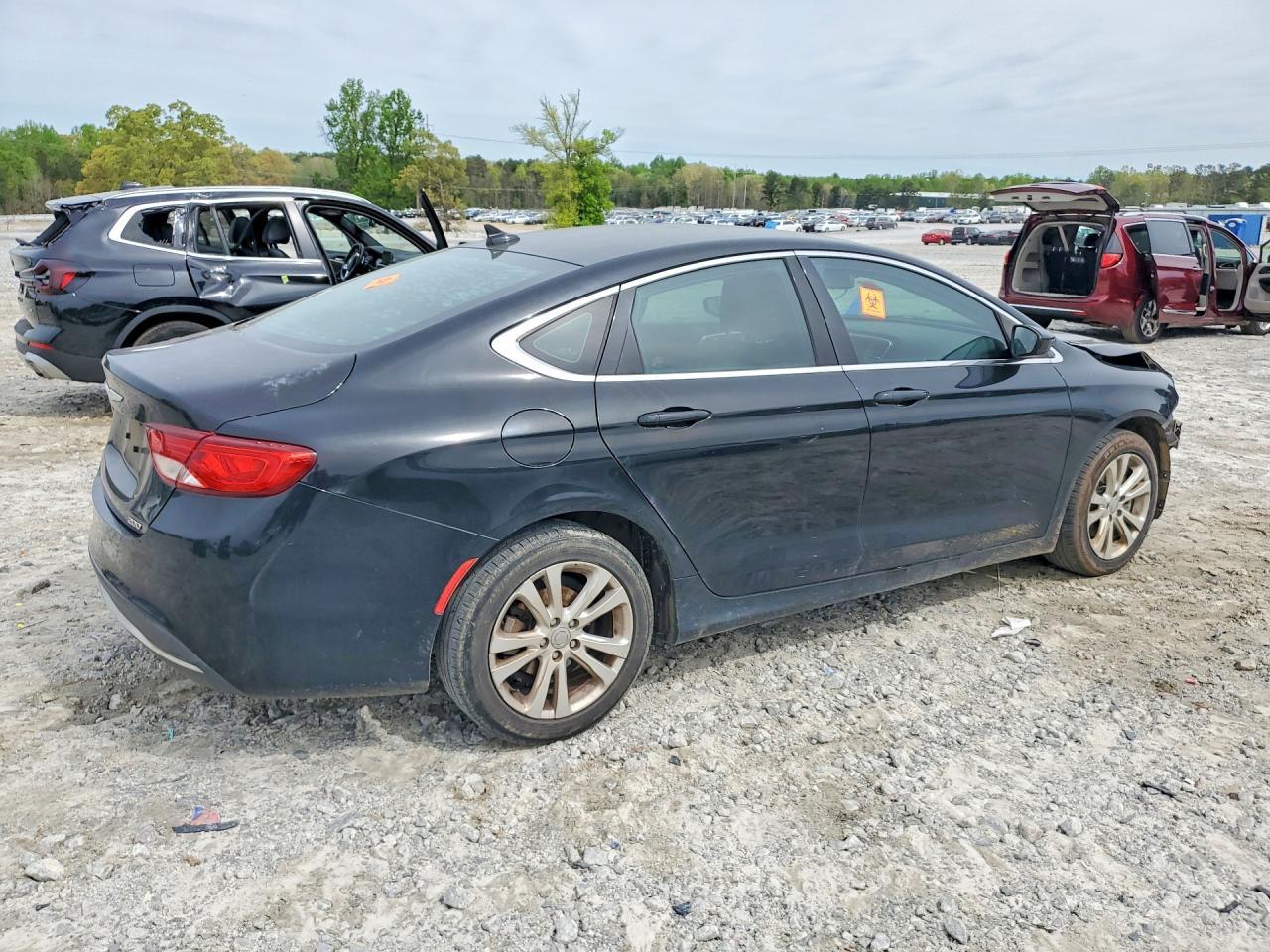 2015 Chrysler 200 Limited - Фото 3